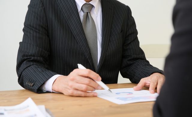 自己破産のために弁護士事務所に依頼する費用